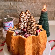 Pandoro di Natale farcito, con crema di Latte Condensato, yogurt e cioccolato fondente 